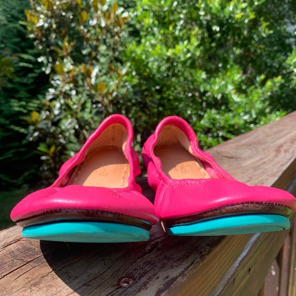 Fuchsia Hot Pink leather Tieks size 8 classic teal bottoms, - Picture 2 of 15